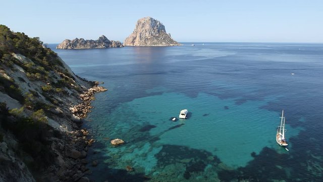Wundersch&ouml;ne Bucht auf Ibiza