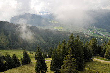 wolkenlandschaft über dem kleinwalsertal