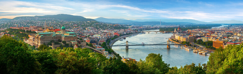 Naklejka premium Panoramiczny widok na Budapeszt