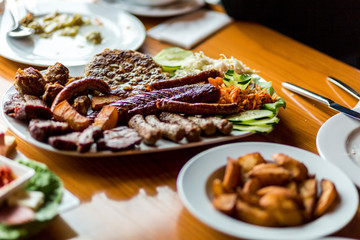 An incredible lunch with a delicious barbecue and roasted home potatoes