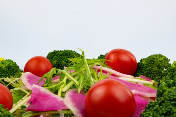 ブロッコリーと紅芯大根と水菜のサラダ
