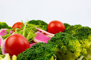 Obraz na płótnie Canvas ブロッコリーと水菜と紅芯大根のサラダ