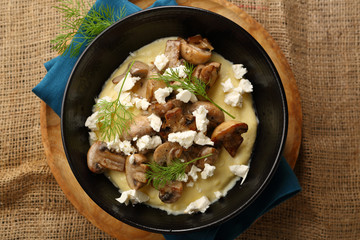 Cornmeal dish with cheese, polenta