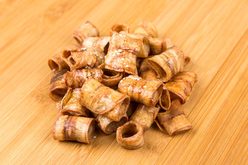 Sesame seed sprinkled dehydrated glazed banana strips