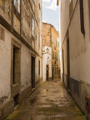 Calle del Casco Viejo de Santiago de Compostela en el verano de 2018, Galicia, España