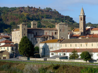 Fototapeta na wymiar Monastero Bormida, Piemonte