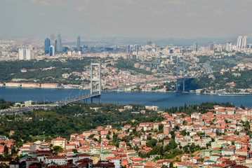 Bosporus-Brücke, die Brücke der Märtyrer des 15. Juli, in Istanbul