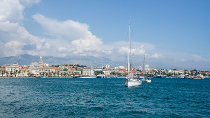 Fototapeta na wymiar Split, Kroatien - Zentrum Bucht mit Booten