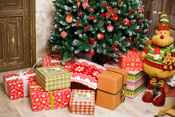Christmas tree, gifts