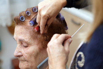 Prendersi cura degli anziani