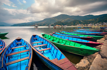 Fototapeta na wymiar Colorful boats in Pokhara