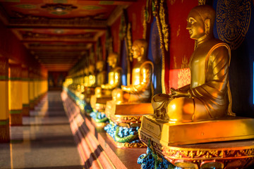 Wat Mahathat Wachiramongkol Former name (Wat Bang Tong) is located Krabi,The environment is rubber plantation. And oil palm plantation, a towering pagoda is beautiful, tourists are always watching.