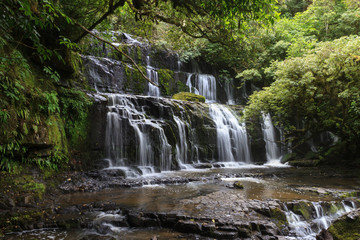 Fototapeta na wymiar Purakaunui Falls