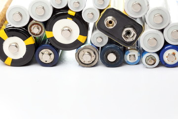 alte Batterien mit Textfreiraum