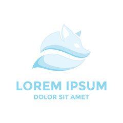 Obraz premium Logo wilka lub lisa polarnego