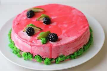 cake with strawberries and cream