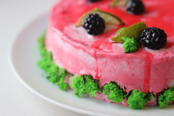 cake with strawberries and cream