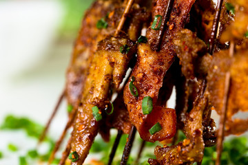 Roast wing tips strings