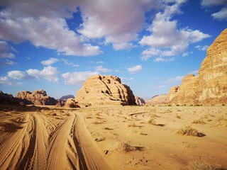 Fototapeta na wymiar road in a rocky desert