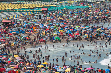 Fototapeta premium Crowded beach