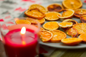 Obraz na płótnie Canvas Oranges dried in the oven