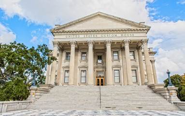Obraz premium United States Custom House in Charleston, SC
