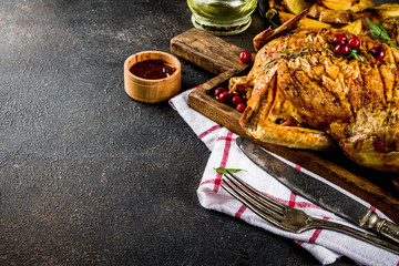 Baked chicken with cranberry and herbs