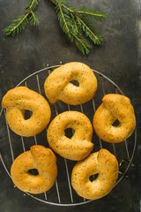  Traditional poppy bagels 