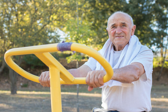  ederly man doing outdoor sports, seniors