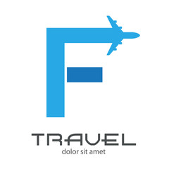 Logotipo TRAVEL con letra F con avión en dos tonos de azul