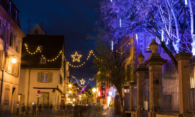 Fototapeta na wymiar Christmas market in Colmar, the streets of the village