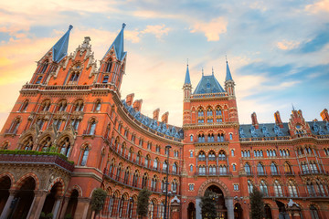 Obraz premium St Pancras stationin London, UK