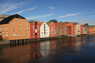 Fototapeta na wymiar Vieille Ville Trondheim Norvège - Trondheim Old Town Norway