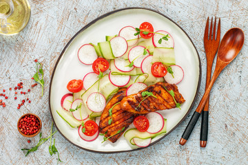 Chicken and fresh vegetable salad