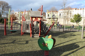AIRE DE JEUX D'EXTERIEUR - VALENCE - FRANCE