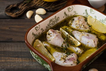 Chicken in lemon-wine sauce