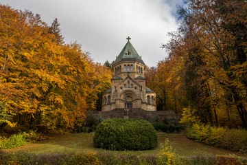 Obraz premium Votivkapelle am Starnberger See - Herbststimmung