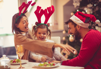 Come on Dad with us to play.