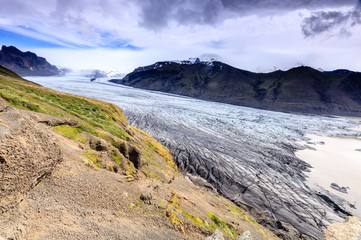 Skaftafellsj&ouml;kull in Skaftafell national park, Iceland / Skaftafellsj&ouml;kull Gletscher in Island