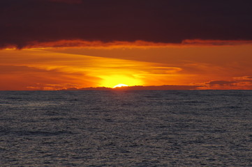 Obraz premium 3256 Sunset during Atlantic Ocean crossing on sailboat from Antigua to Gibraltar