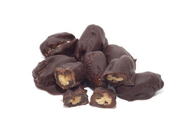 frutta secca datteri ricoperti con uno strato di cioccolata