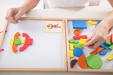 Terapia ręki. Ćwiczenia na sprawność ruchową dłoni i palców.  © doroguzenda