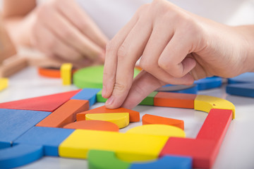 Terapia ręki. Ćwiczenia na sprawność ruchową dłoni i palców.  © doroguzenda