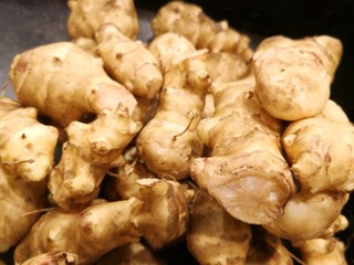 Topinambur (helianthus tuberosus) Wurzel Vollformat Hintergrund