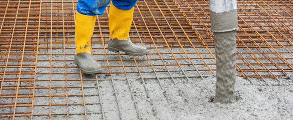 Betonieren einer Decke im Rohbau