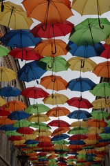 Fototapeta na wymiar Multitude de parapluies