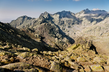Circo de Gredos en verano y pico Almanzor. Avila. España