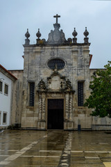 Fototapeta premium Porta de entrada da Sé de Aveiro Portugal, em cores, em alta resolução