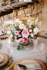 Beautiful decoration fo the wedding table.