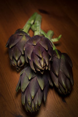 Palermo artichokes on wooden table